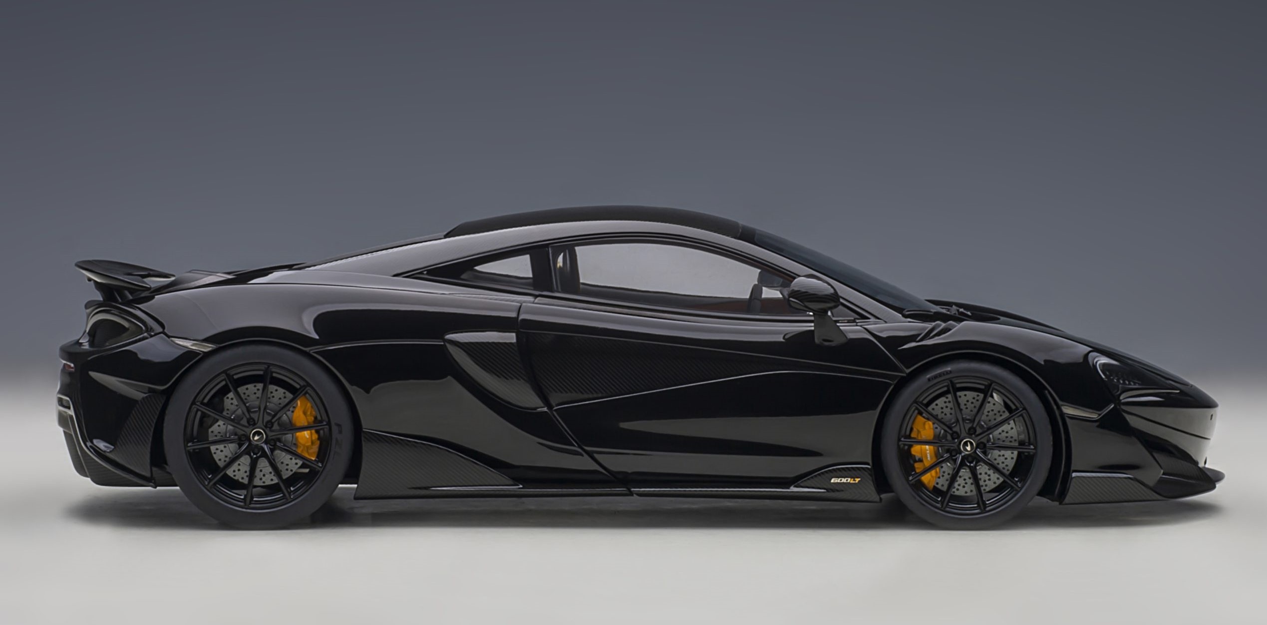 mclaren-600lt-black-in-1-18-scale-by-autoart-by-autoart