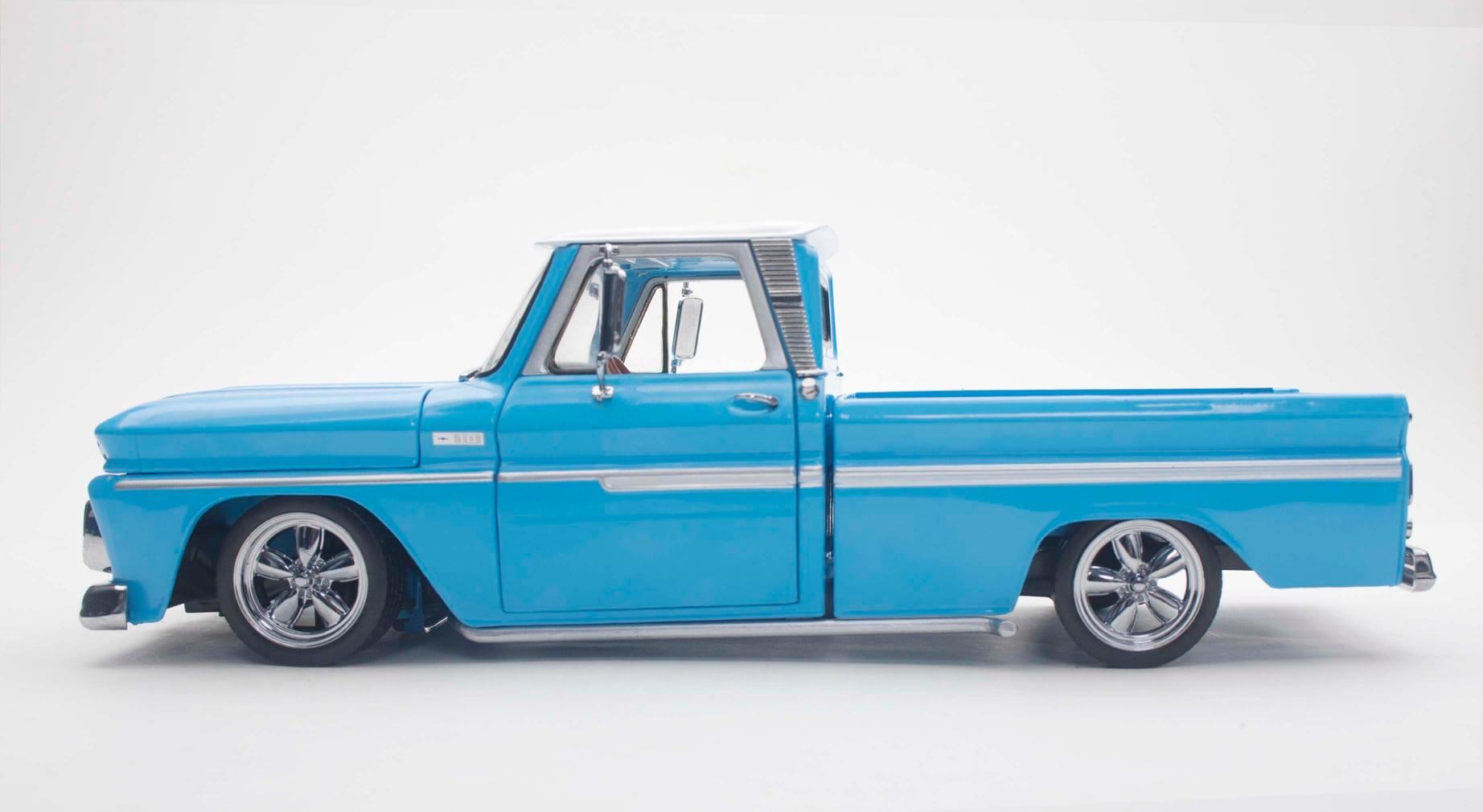 1965 CHEVROLET C-10 STYLESIDE PICKUP LOWRIDER Blue in 1:18