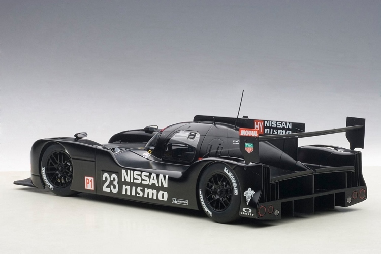 オートアート1/18　NISSAN GT-R LM NISMO Autoart 1/18 Nissan Gt-R Lm Nismo Model Car | eBay