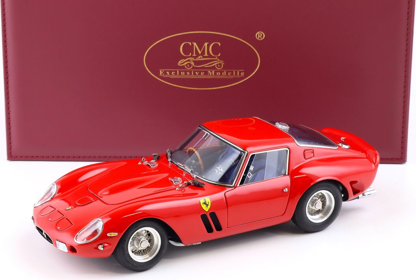 1962 Ferrari 250 GTO Red in 1:18 scale by CMC