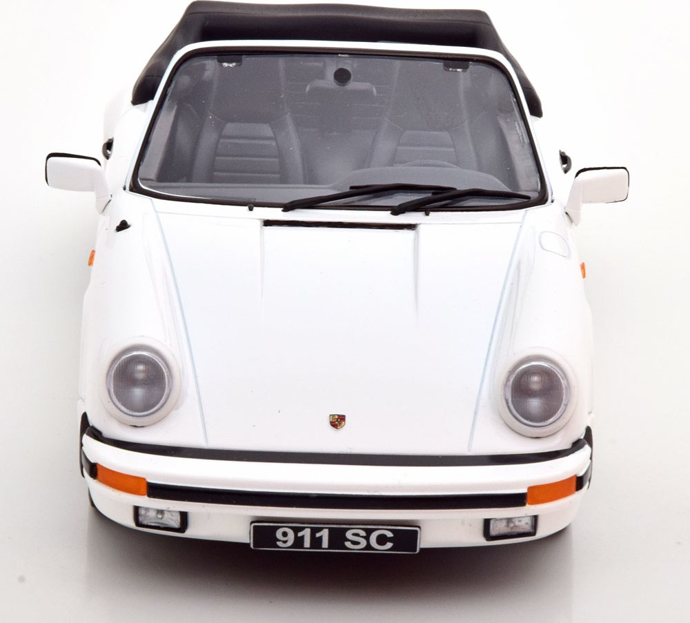 ミニカー　1/18 Porsche 911 SC Cabriolet 1983 white with Softtop [KKDC180751] 1983 PORSCHE 911 SC CABRIOLET White in 1:18 scale by KK Diecast