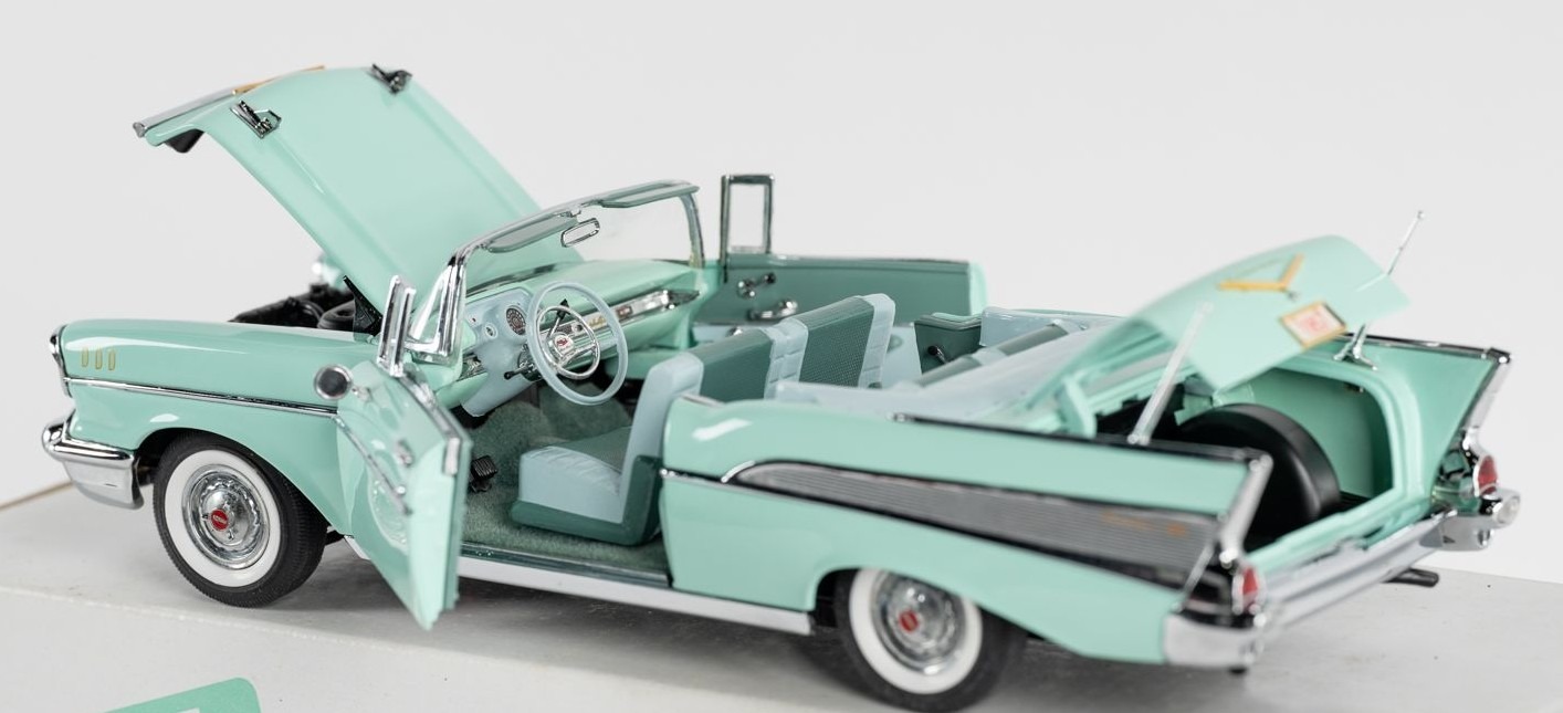1957 CHEVROLET BELAIR SURF GREEN in 1:24 scale by Danbury Mint