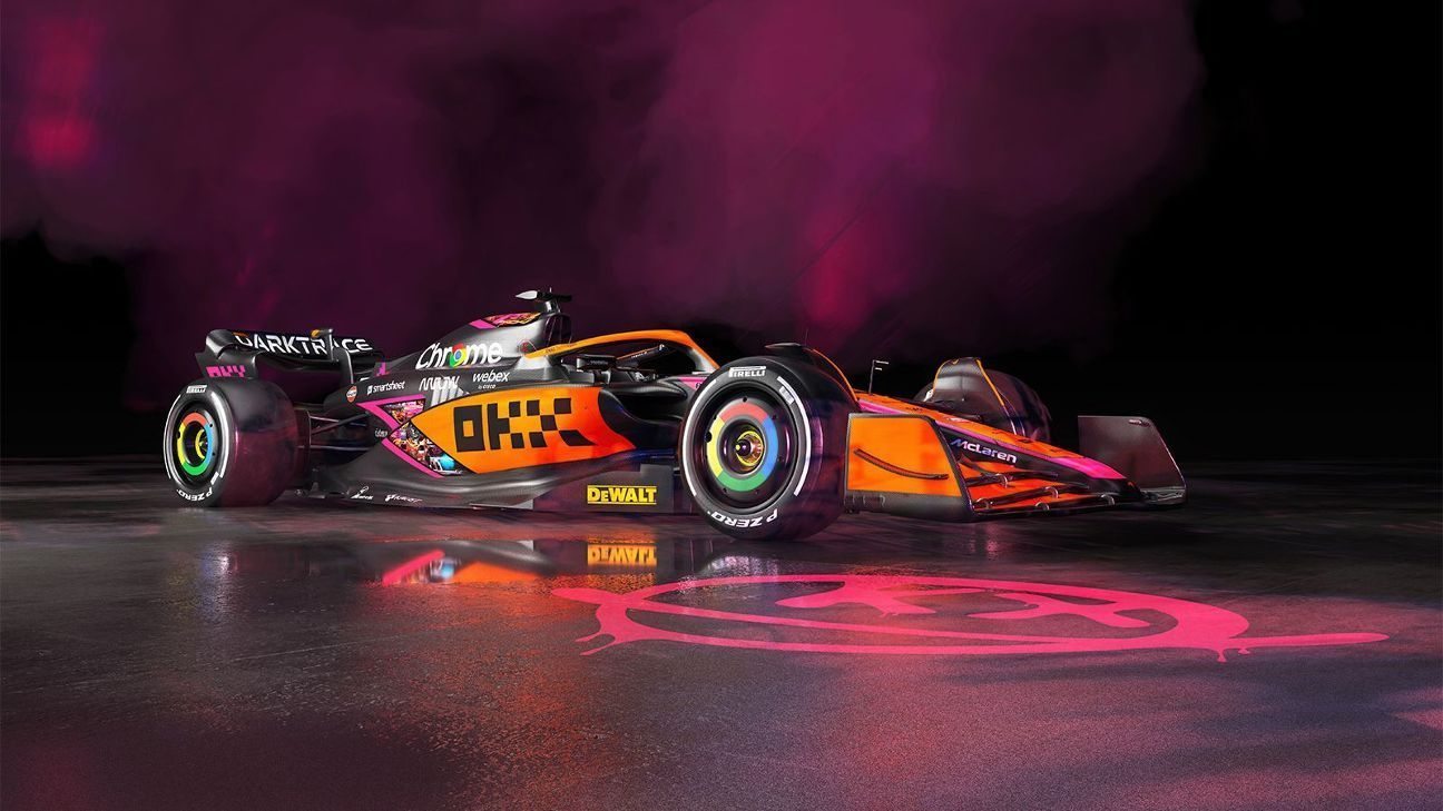 2022 MCLAREN F1 TEAM MCL36 LANDO NORRIS SINGAPORE GP in 1:43