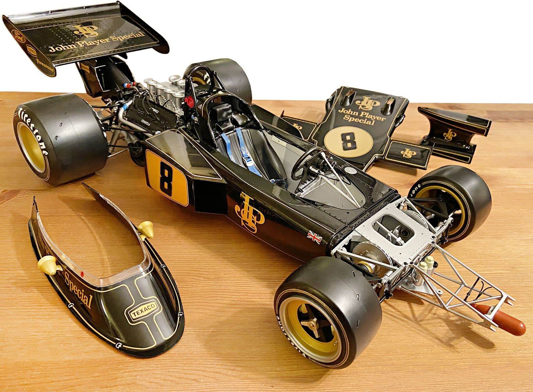 Lotus 72D 1972 British GP Emerson Fittipaldi 1:8 scale MODEL