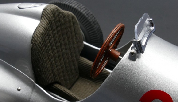 A CMC 1:18 Scale Mercedes-Benz W125 Donnington GP 1937 Rudolf