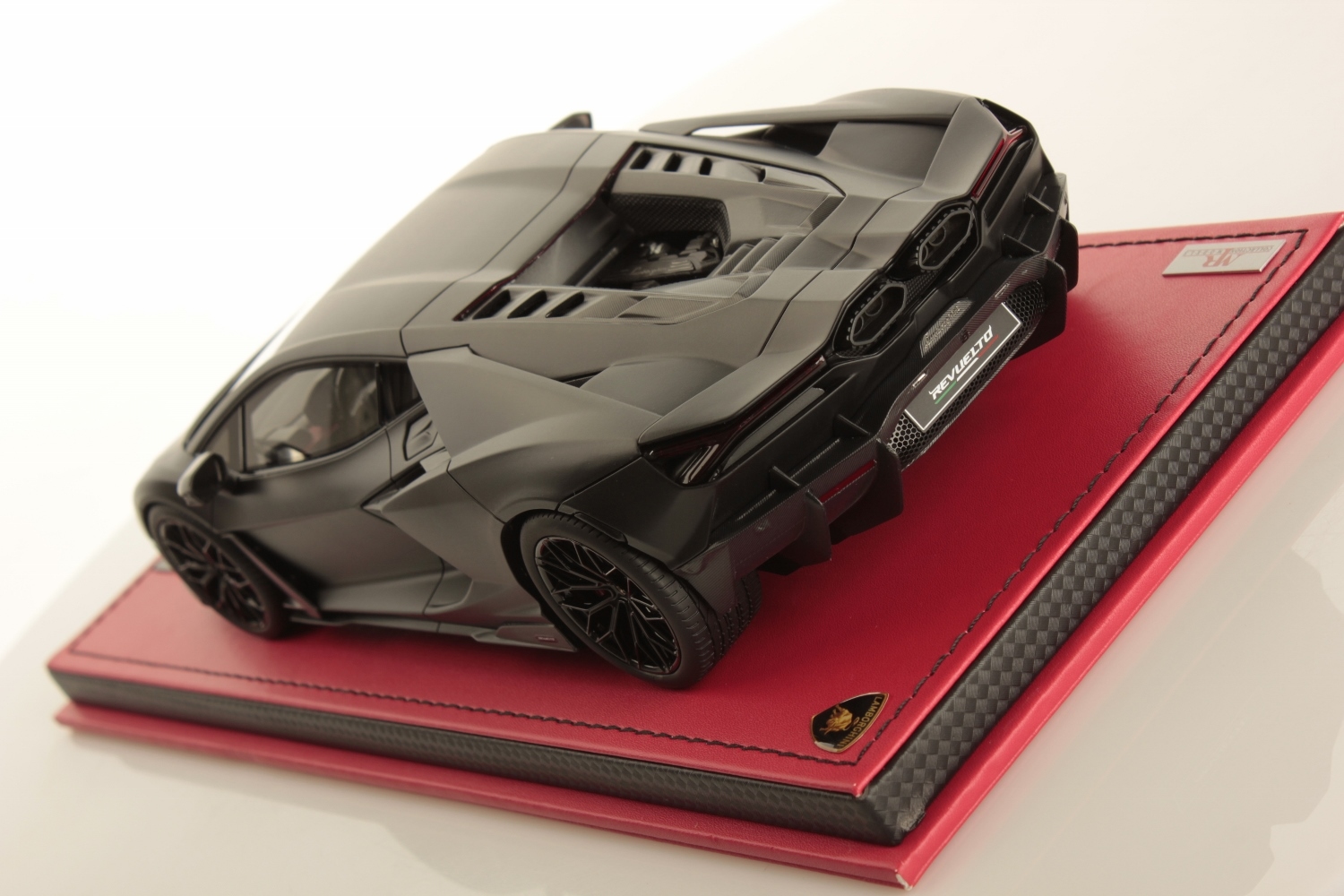 Revuelto Nero Nemesis Matt in 118 scale by MR Collection