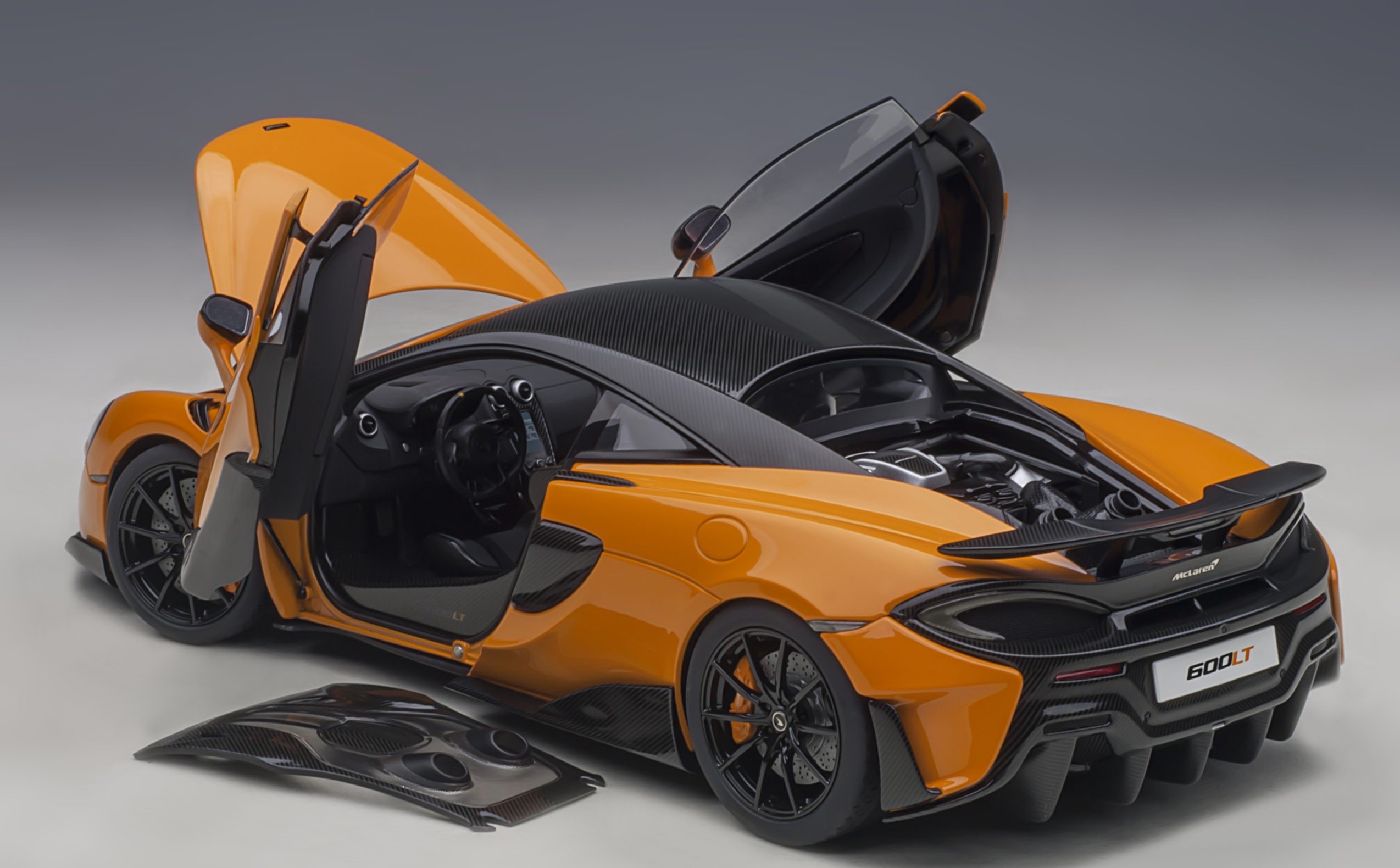 オートアート McLAREN 600LT 1/18 ミニカー Y0950 Amazon.com: Auto Art Models McLaren 600LT Myan Orange and