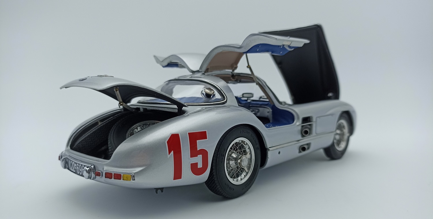 Mercedes-Benz 300 SLR 1955 Swedish Grand Prix #15 1:18 by CMC