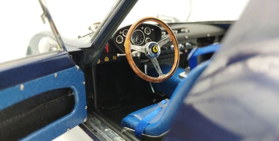 Ferrari 250 GTO Blue in 1:18 scale by CMC