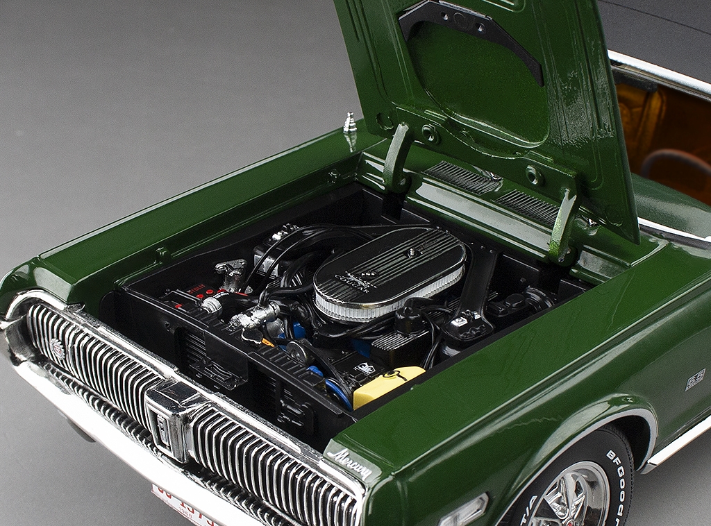 1968 Mercury Cougar XR7-G Augusta Green in 1:18 scale by Sun Star