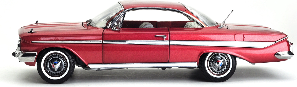 1961 CHEVROLET IMPALA SPORT COUPE Honduras Maroon in 1:18 scale by