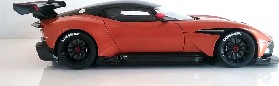 Aston Martin Vulcan Orange - Frontiart 1/18 AS014030 - Résine De Collection