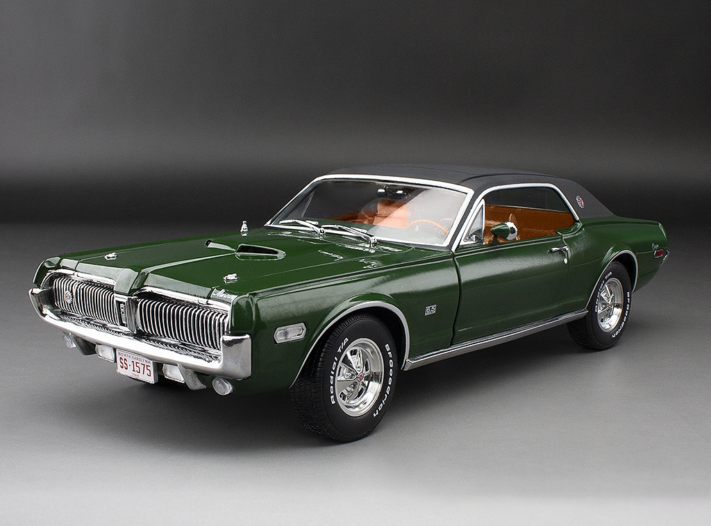 まとめクリスタルアクエリアス、カレイドスコープ、グリーンステージ、ヒメミリタリー 1968 Mercury Cougar XR7-G Augusta Green in 1:18 scale by Sun Star