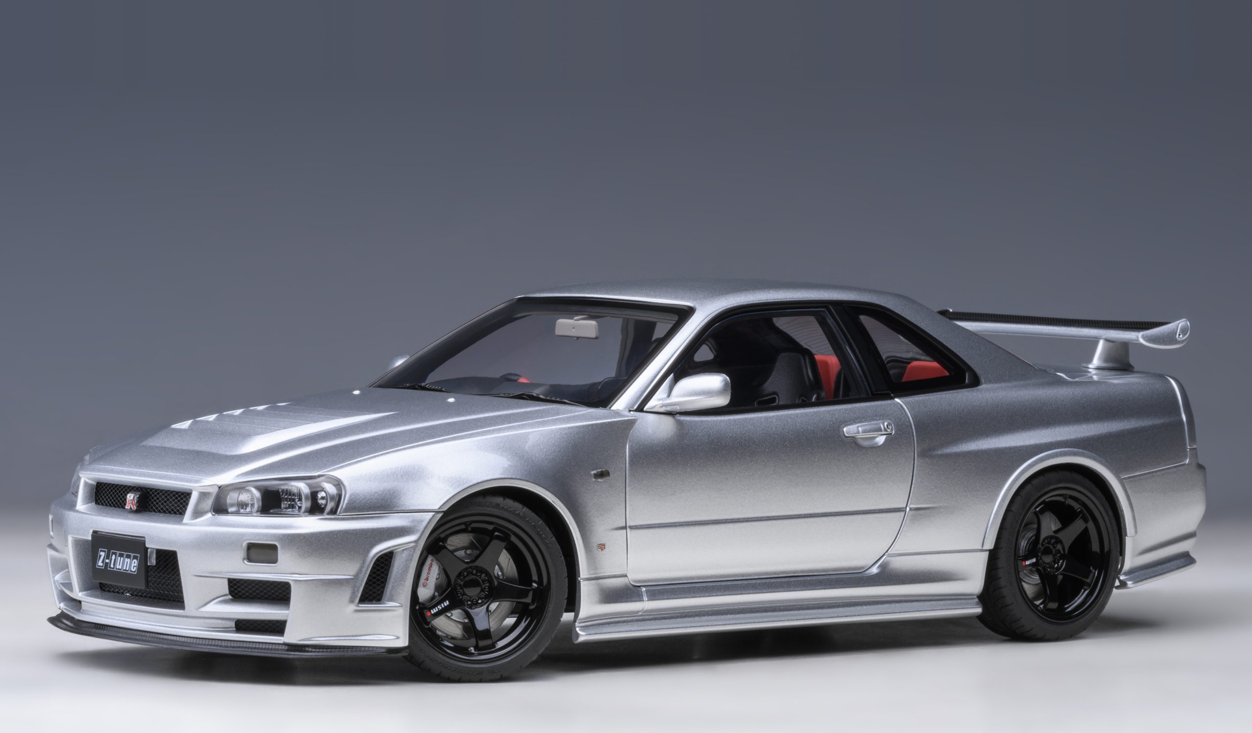 Nissan Skyline GT-R (R34) Z-Tune, Z-Tune Silver in 1:18 scale by