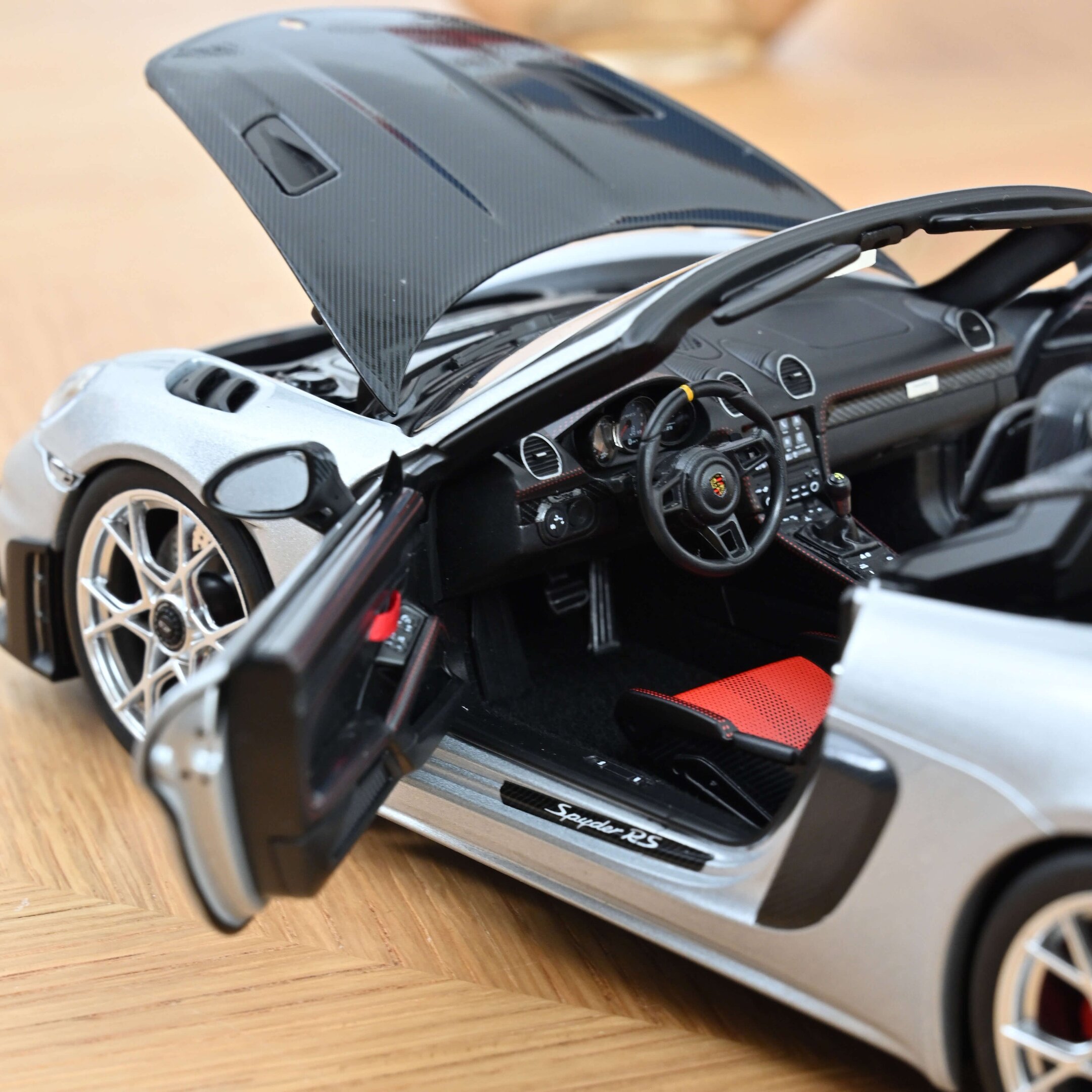 Porsche 718 Spyder RS w/ Weissach Pack 2023 GT-Silver