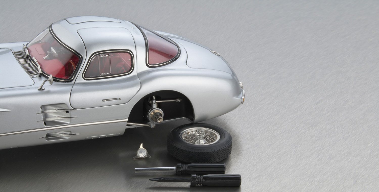 1955 Mercedes-Benz 300 SLR Uhlenhaut Coupe in 1:18 Scale M-076 by CMC