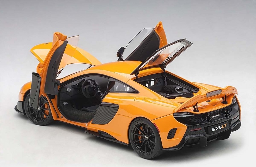 McLaren 675LT Orange 1:18 by AUTOart