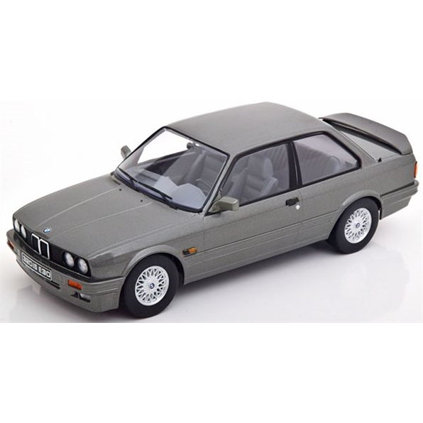 1/18 BMW 320is イタロ　M3 1989 BMW 320IS E30 ITALO M3 Silver in 1:18 scale by KK Diecast