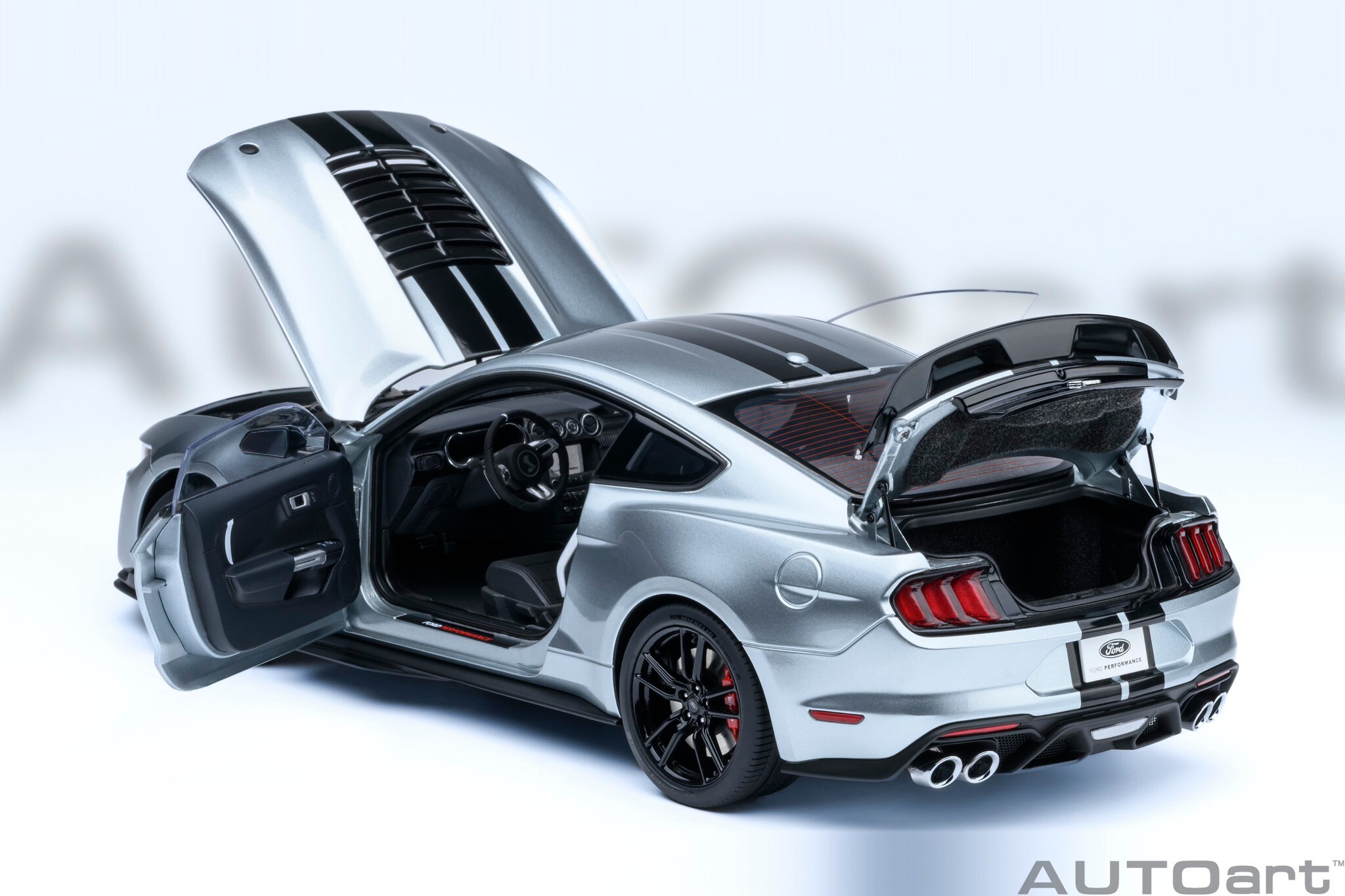 Ford Mustang Shelby GT500 Iconic Silver in 1:18 by AUTOart