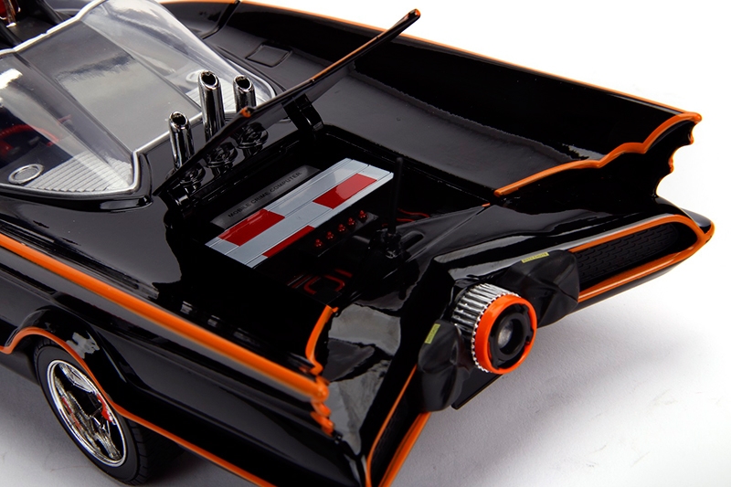1966 Batmobile w/Lights & Batman & Robin Figures 1:18 by Jada