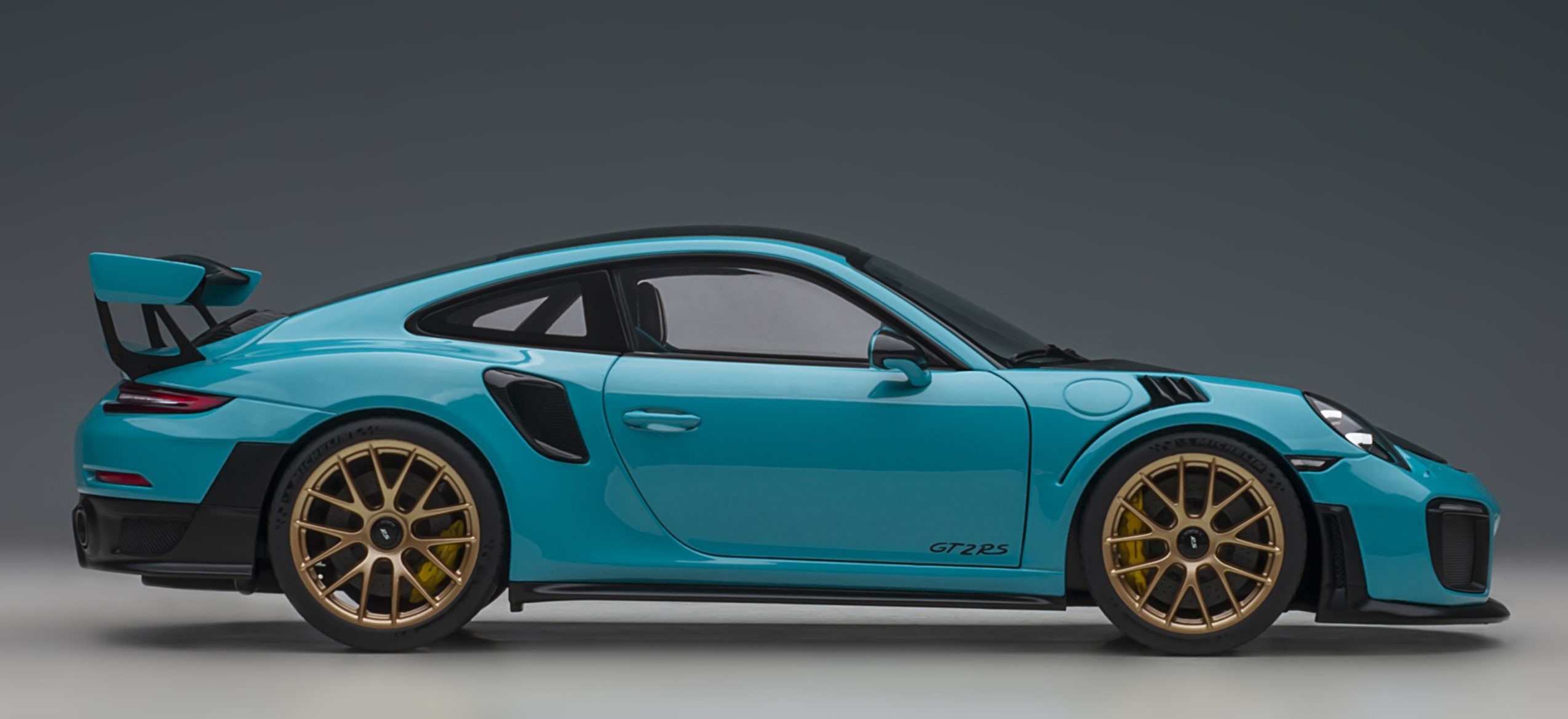 Porsche 911 (991.2) GT2 RS in Miami Blue in 1:18 Scale by AUTOart by AUTOart