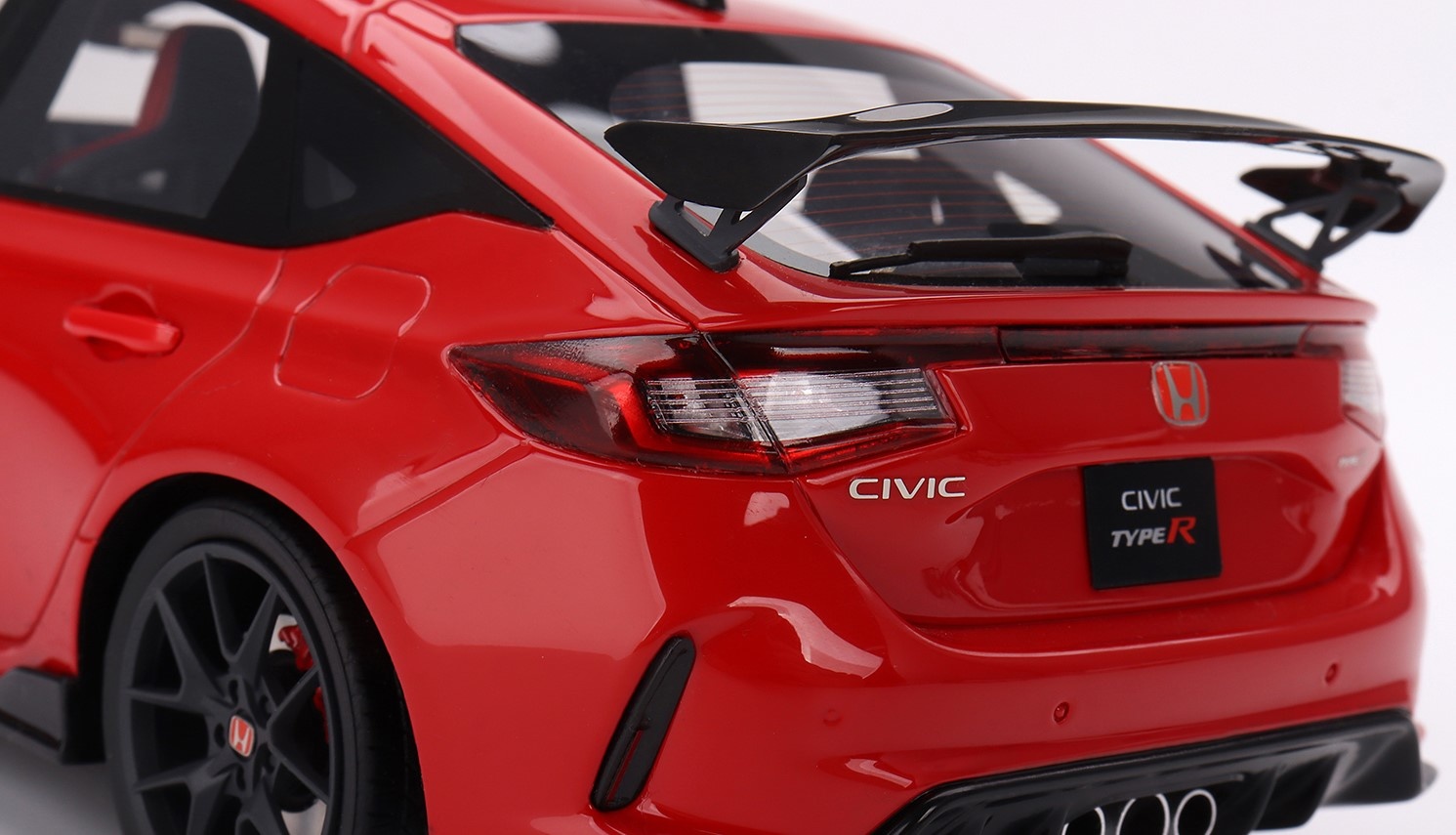 Honda Civic Type R (LHD) Rallye Red in 1:18 scale by Topspeed
