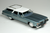 1976 Oldsmobile Custom Cruiser Light Blue Poly in 1:43 scale