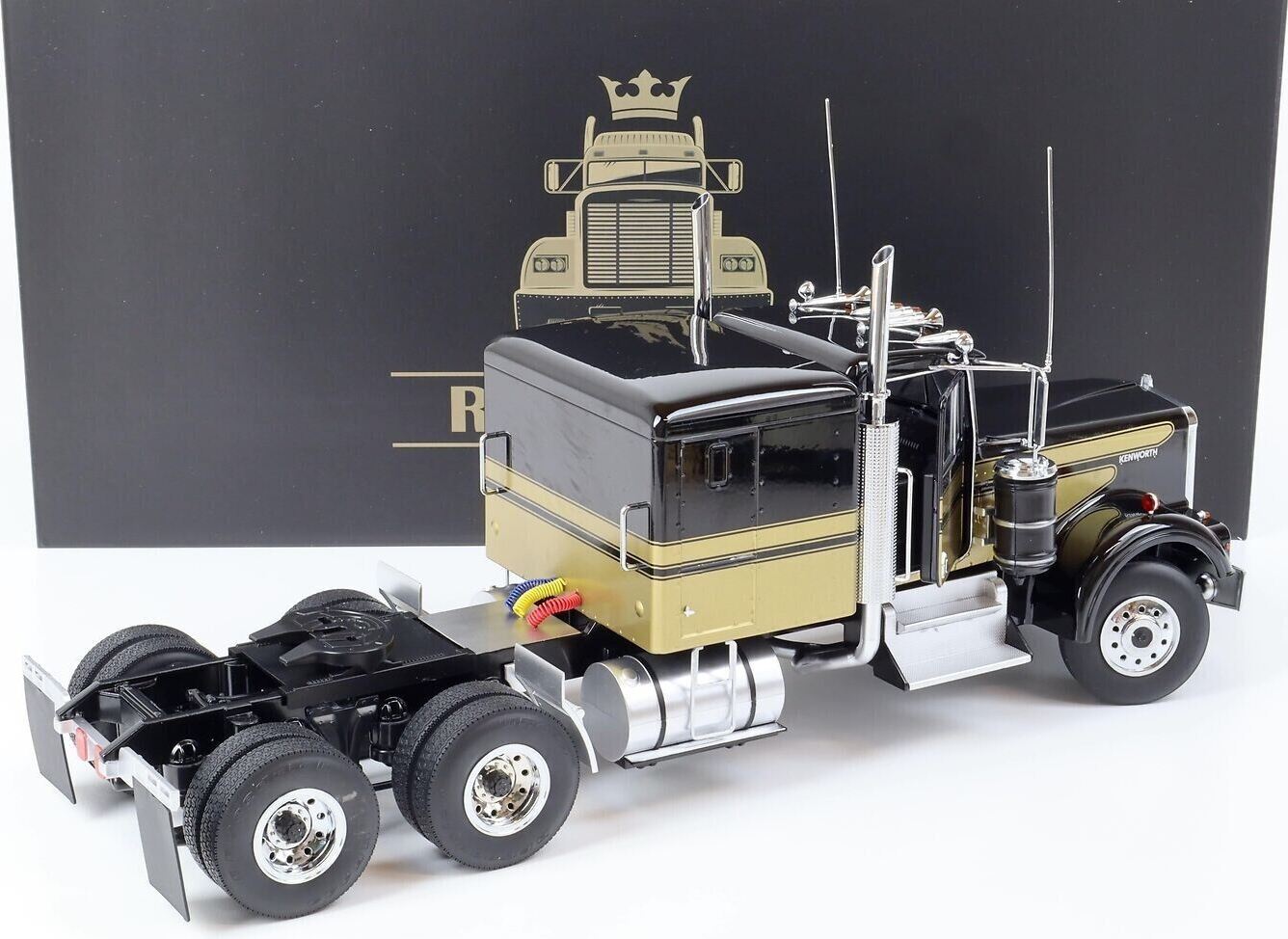 KENWORTH W900 Smokey and the Bandit Jerry Reed Cledus Snow in 1:18 ...