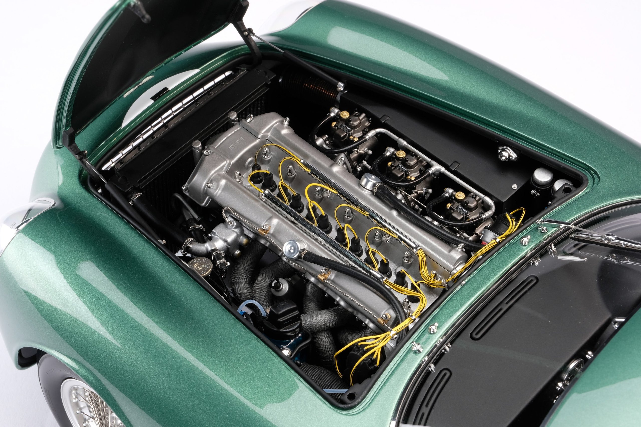1961 ASTON MARTIN DB4 GT ZAGATO in 1:8 scale by Amalgam