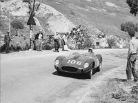 Ferrari 250 TR Testarossa 3.0L V12 Spider #106 Winner 1958 Luigi Musso in 1:12 scale w/ Showcase