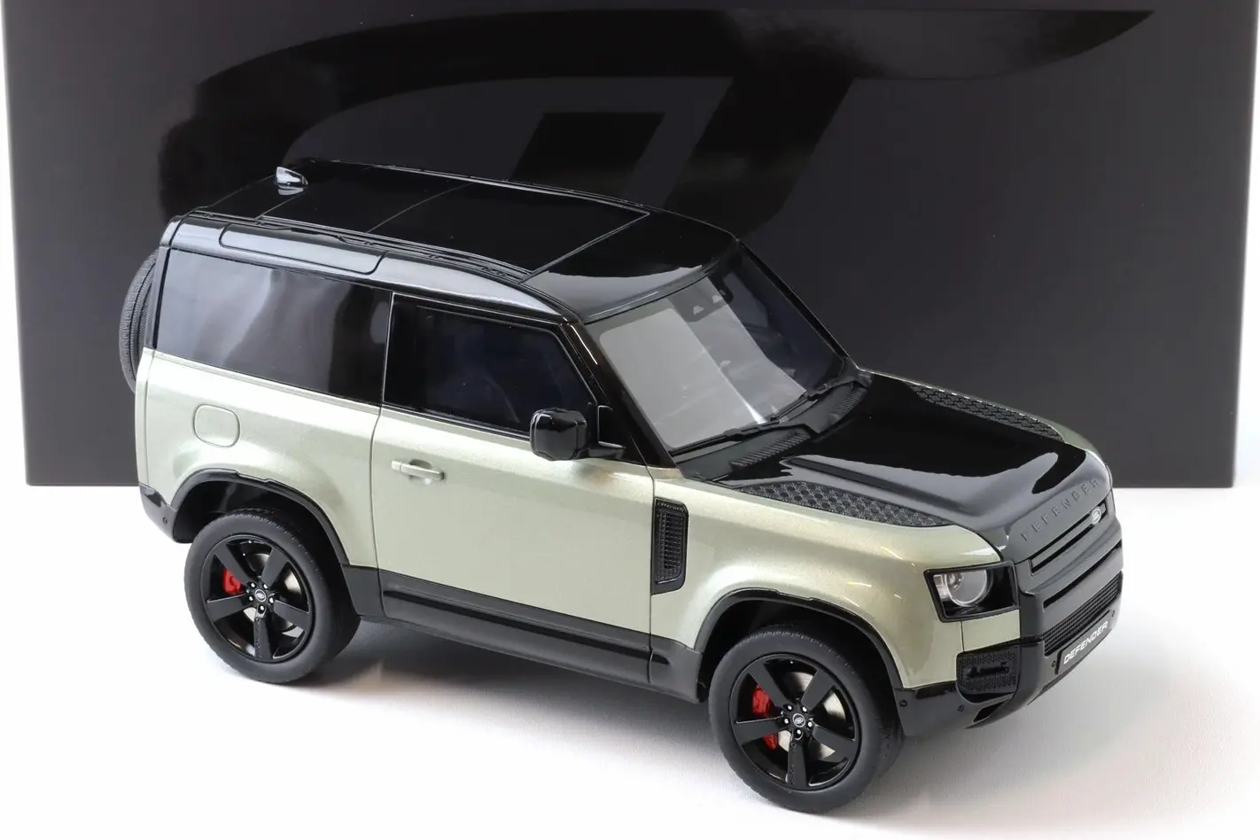 Land Rover Defender P400 X- Dynamic HSE Pangea Green in 1:18 scale by ...