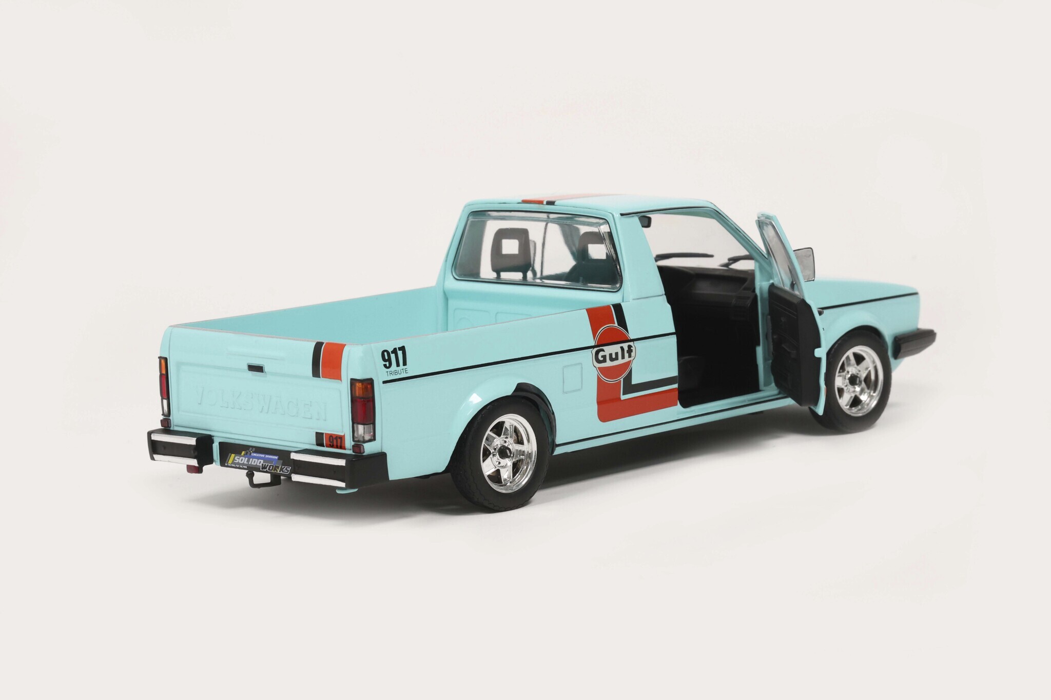 1982 Volkswagen Caddy MKI Oil Service Blue 1:18 by Solido