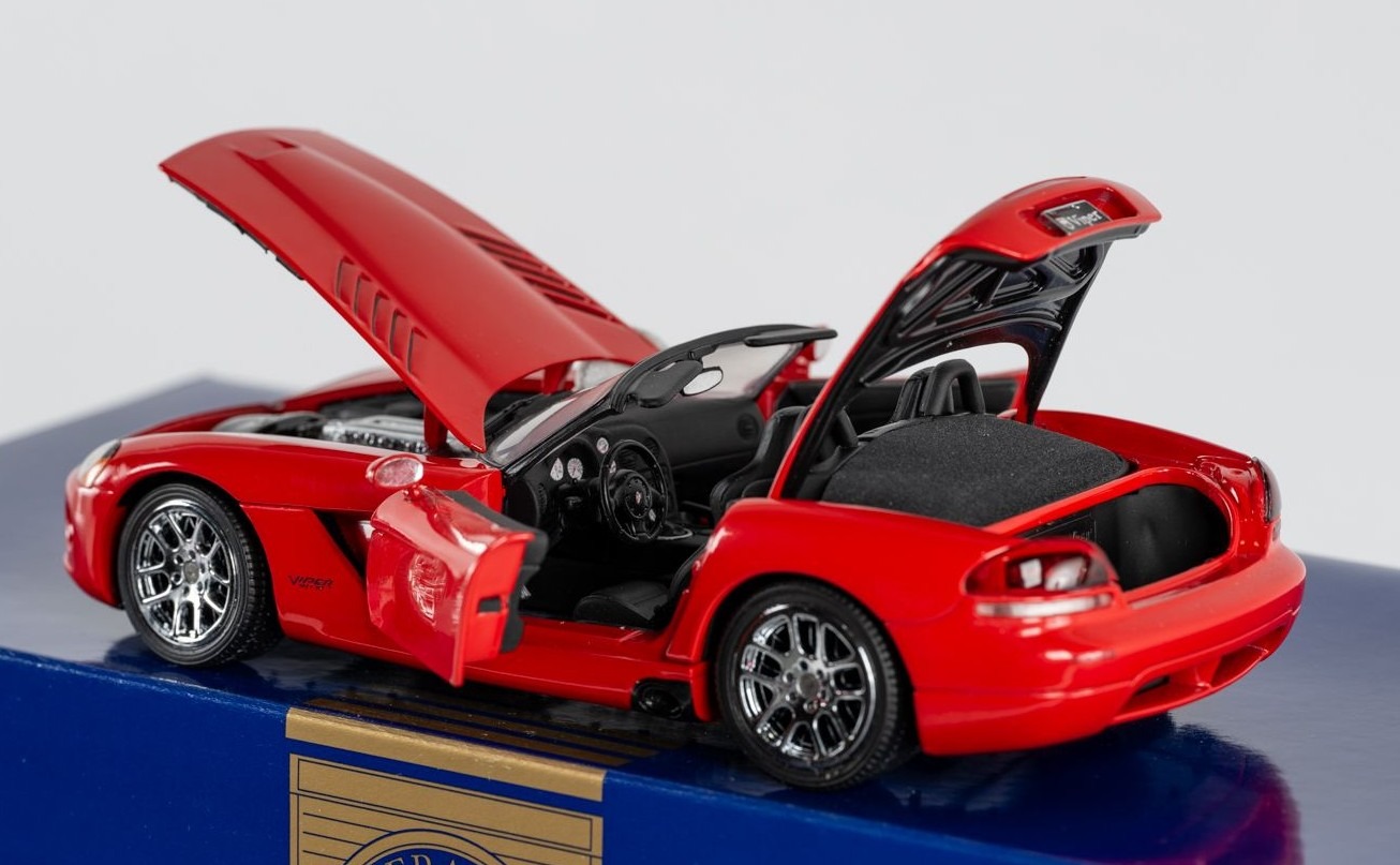 2003 Dodge Viper SRT-10 red Collector Club Exclusive Edition in 1:24 ...