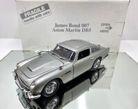 Aston Martin DB5 James Bond 007 silver in 1:24 scale