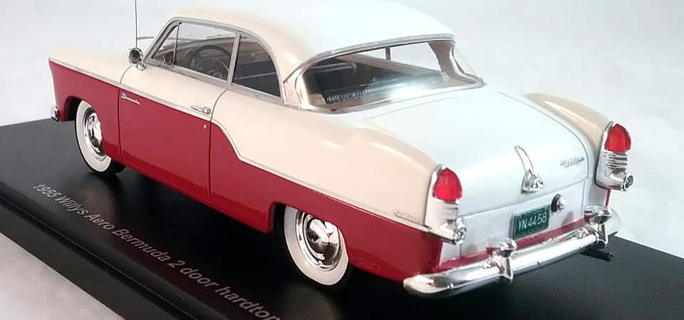 Modèle Réduit Willys Aero Bermuda 1955 - Échelle 1/43 - Résine Montée - Couleur Rouge Et Blanc - Marque ESVAL MODELS