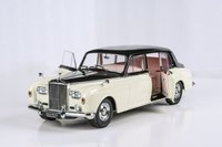 Rolls Royce Phantom V Masons Black / Ivory in 1:18 scale