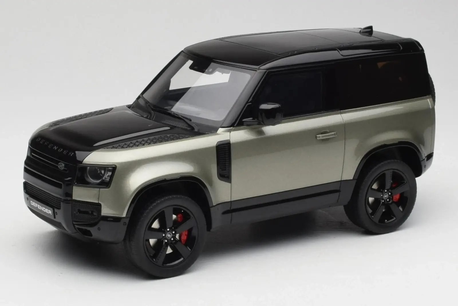 Land Rover Defender P400 X- Dynamic HSE Pangea Green in 1:18 scale by ...