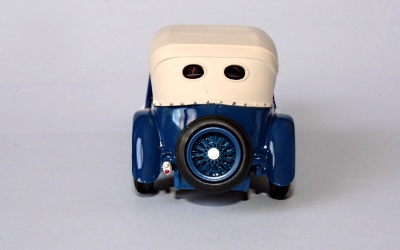 Bugatti Type 38 Tourer 1926 – Miniature Chromes 1/43, Résine Vert/orange