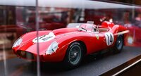 Ferrari 250 R Testarossa 3.0L V12 Spider #14 Winner 1958 24h Le Mans in 1:12 scale w/ Showcase