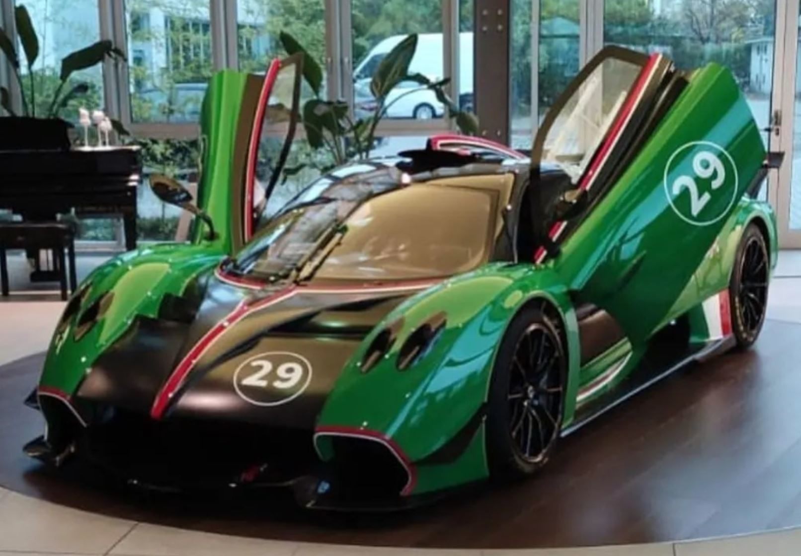 Modèle réduit Pagani Huayra R Blu Danubio Fibra Di Carbonio Opaco/lucido