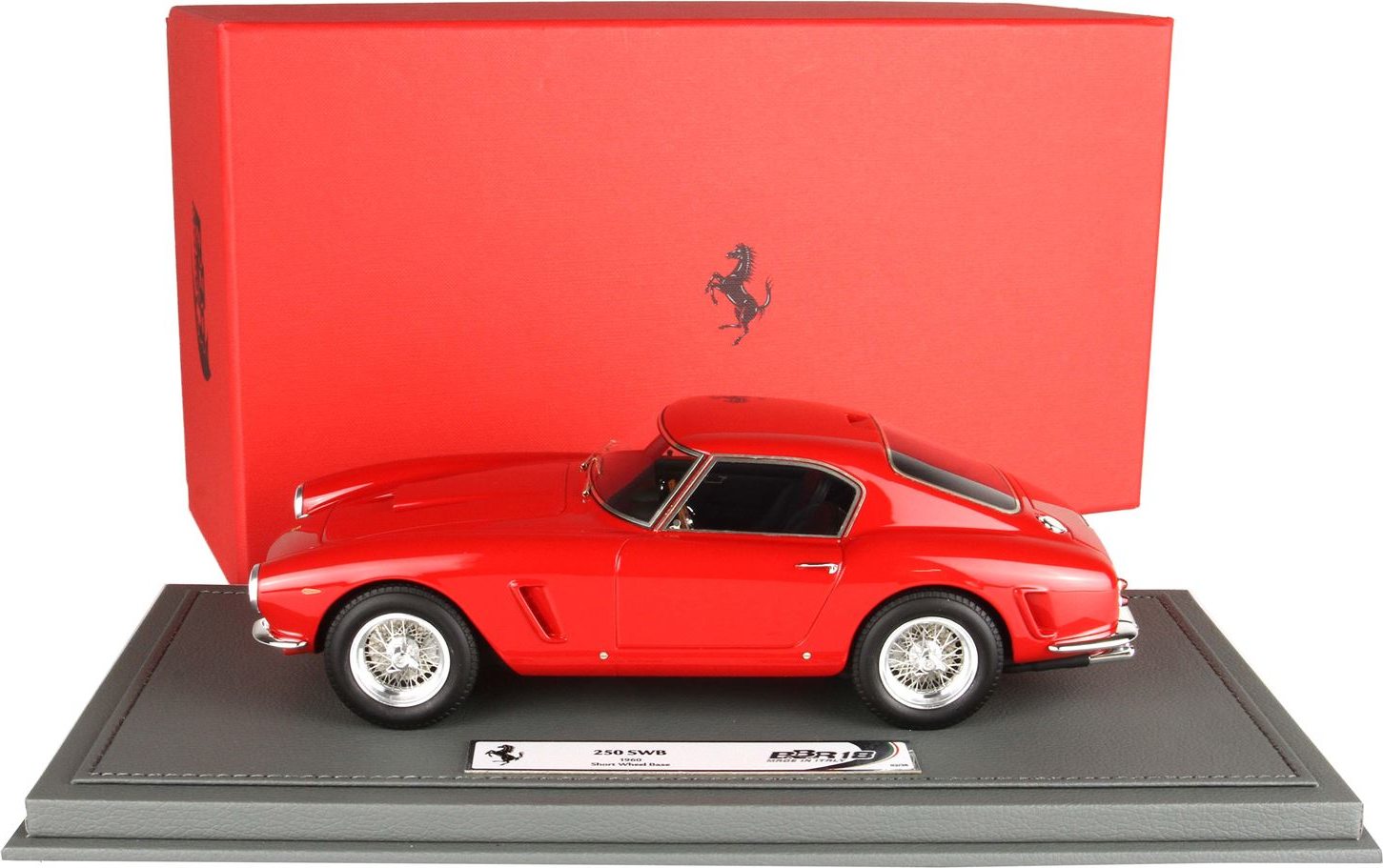 Ferrari 250 SWB Short Wheelbase with Display Case in 1:18 scale by BBR