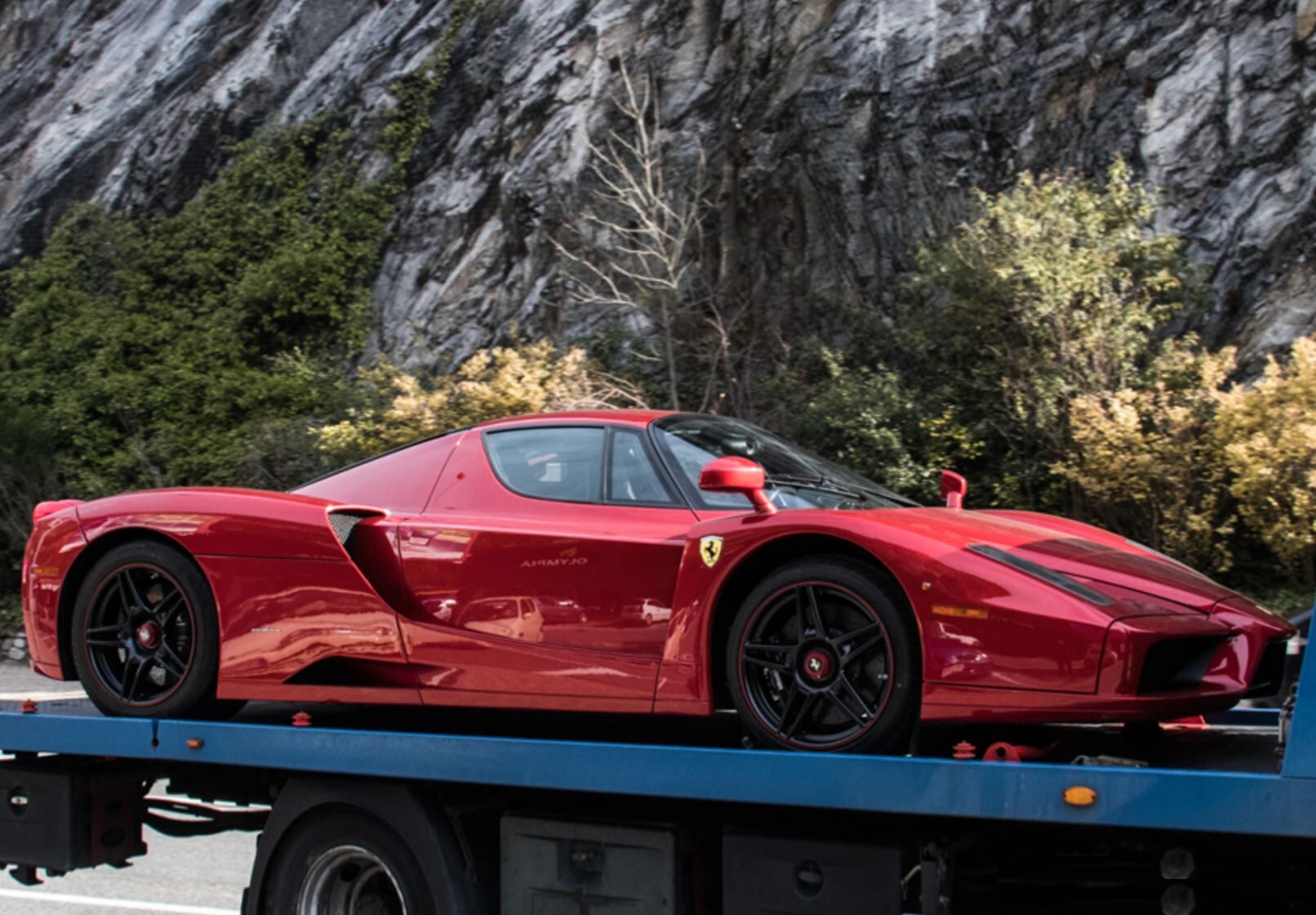 Ferrari Enzo F1 2007 Red Black and Red Wheels in 1:18 scale w/Luxury ...