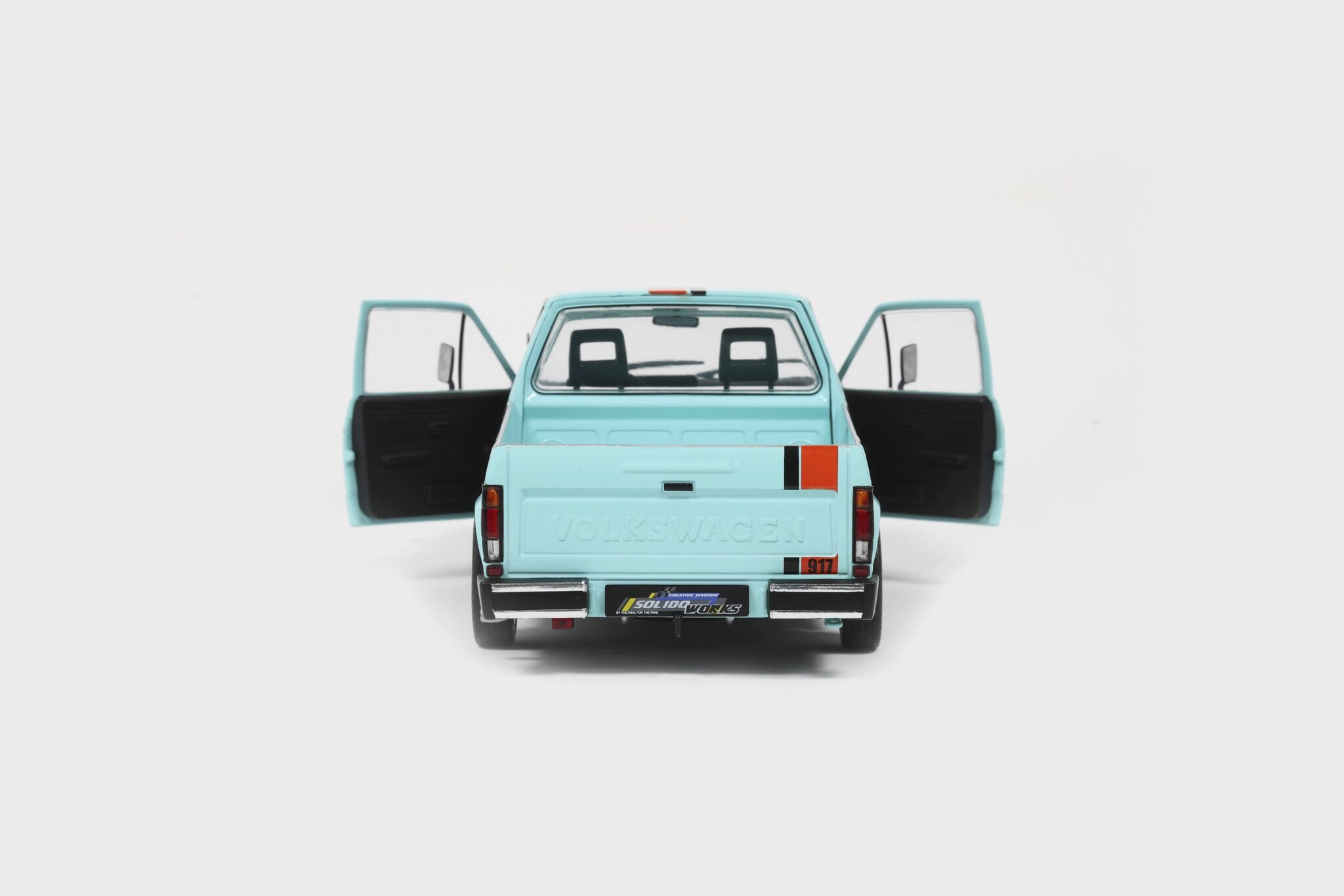1982 Volkswagen Caddy MKI Oil Service Blue 1:18 by Solido