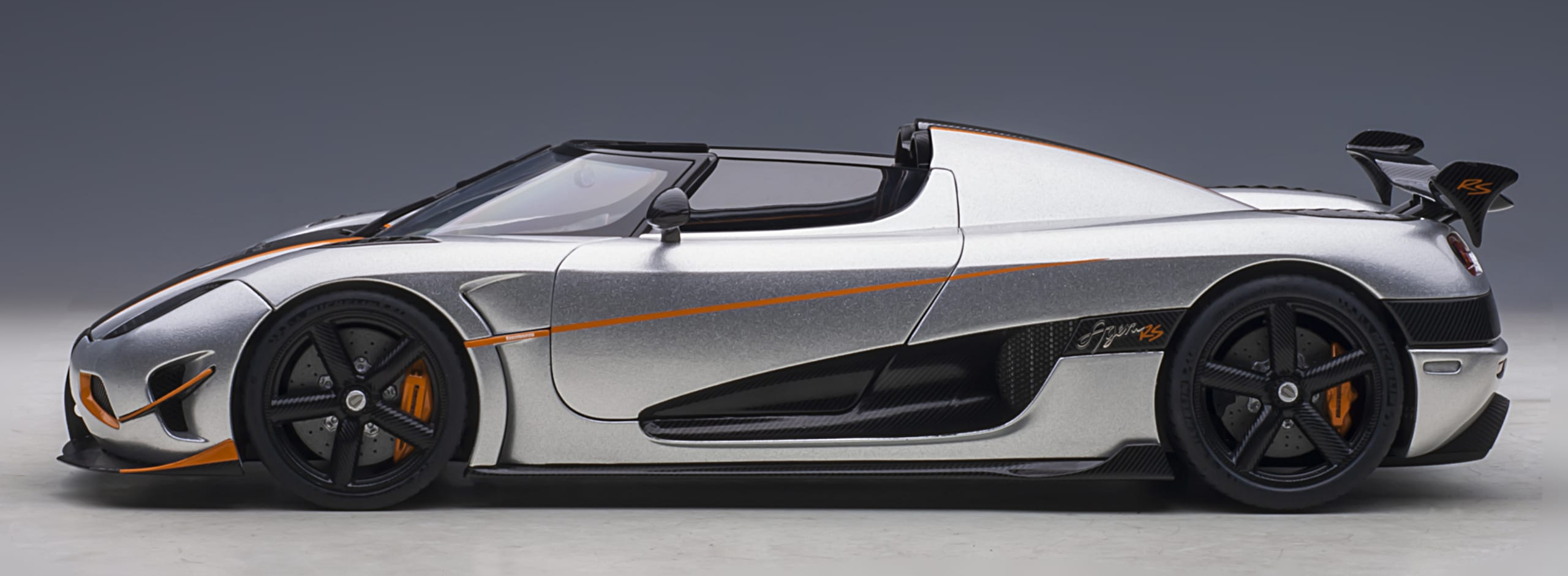 Koenigsegg Agera RS Moon Silver/Carbon with Orange Accents in 1:18 ...