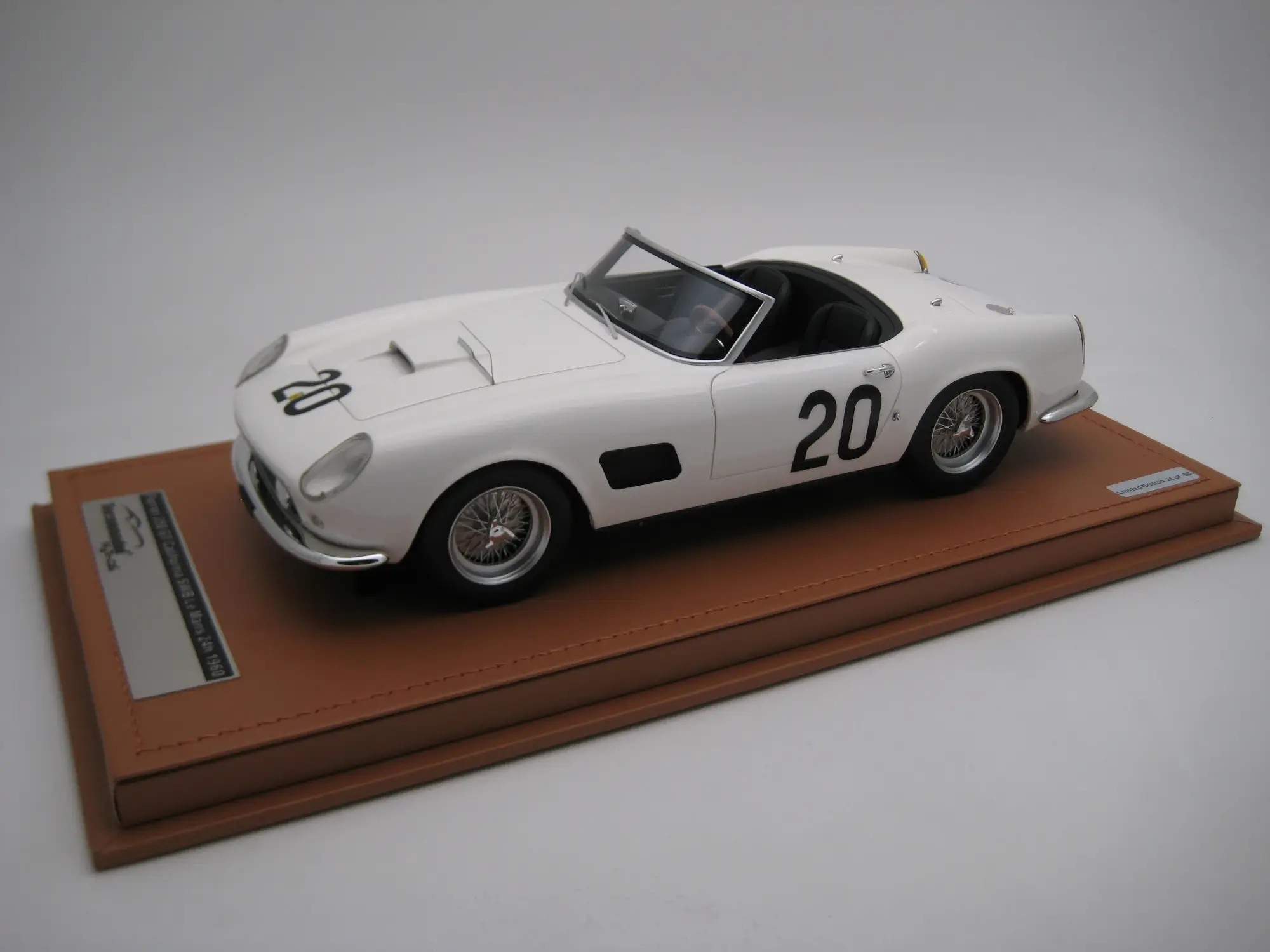 Ferrari 250 GT California SWB Le Mans 24h 1960 Team 1:18