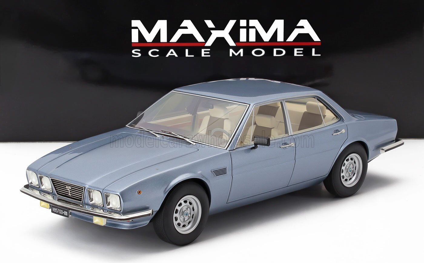 1978 DeTomaso Deauville Grey Metallic in 1:18 scale by Maxima