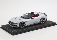 Ferrari 12Cilindri Spider Artic White/Silver & Gloss Black Wheels in 1:18 scale w/ Display case