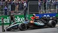 Mercedes GP F1 #12 2026 China GP Kimi Antonelli in 1:64 scale w/Pit Board