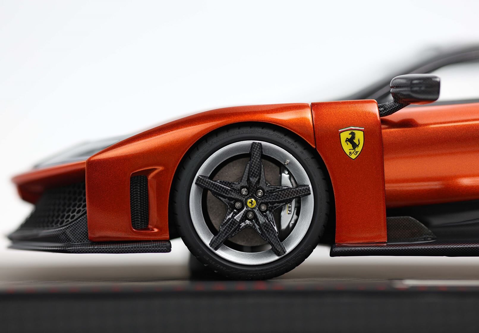 Ferrari F80 Carbon Optional Rame Mica and Carbon-Silver Wheels in 1:18 ...